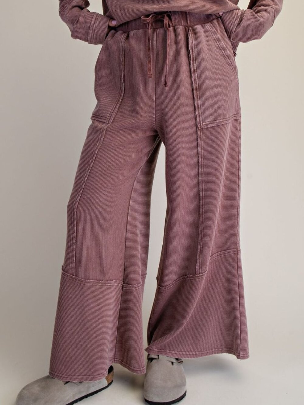 EASEL TEXTURED MINEREAL WASHED BELLBOTTOM PANTS 65% COTTON 35% POLYESTER